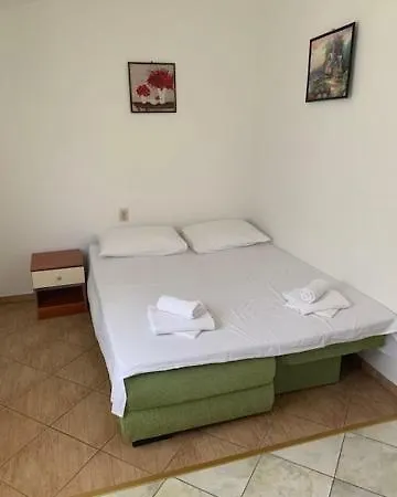 Ivana 2 Apartment *